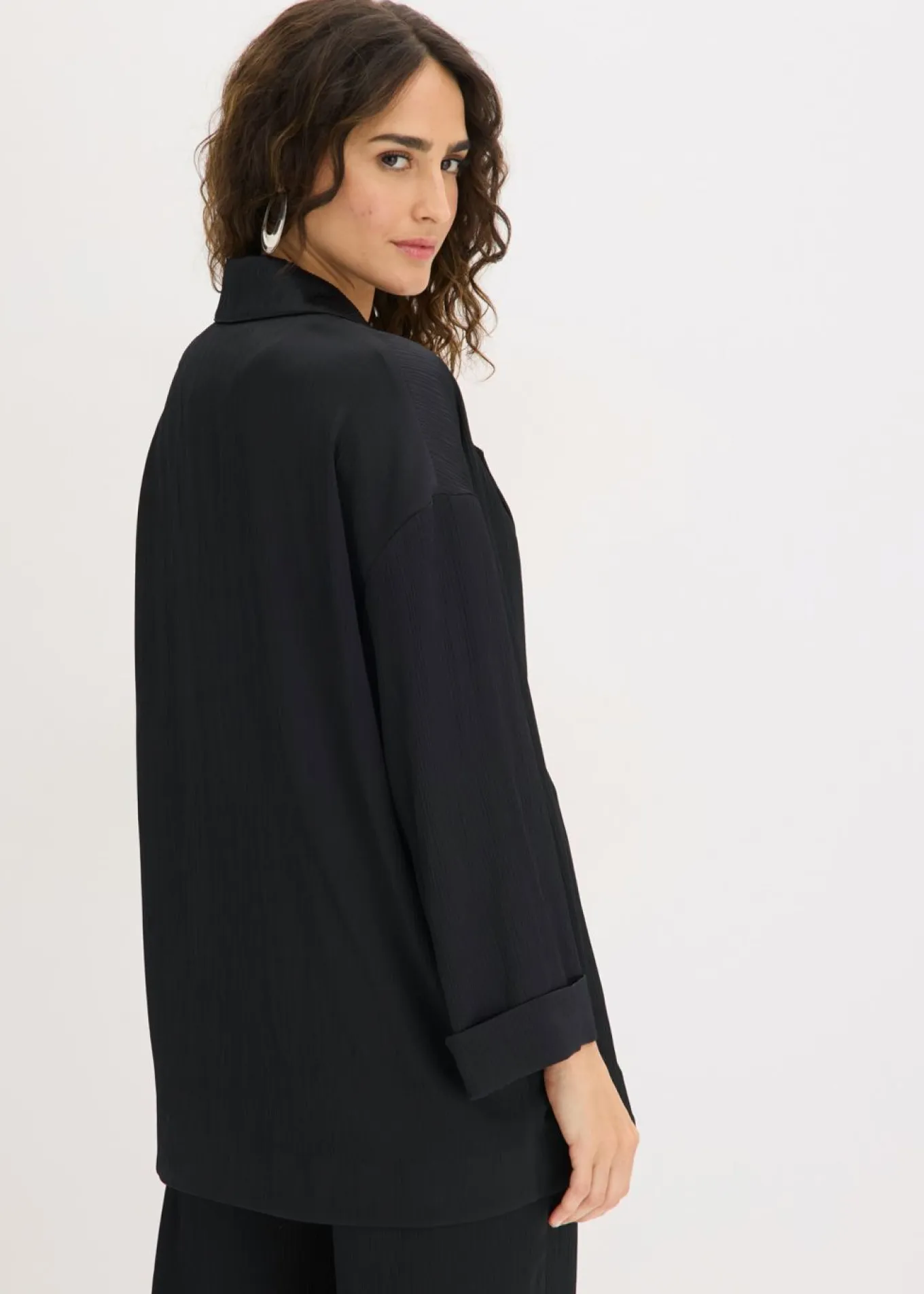 Americana holgada con doble botonadura