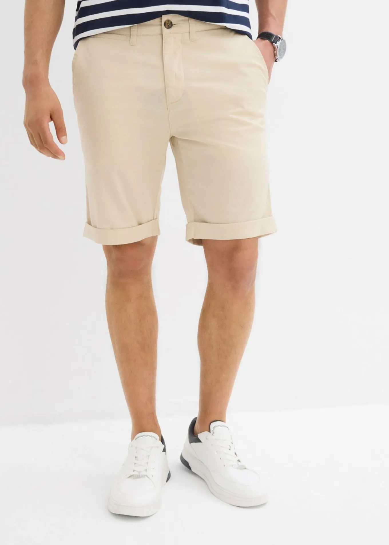 Bermuda tipo chino de corte regular