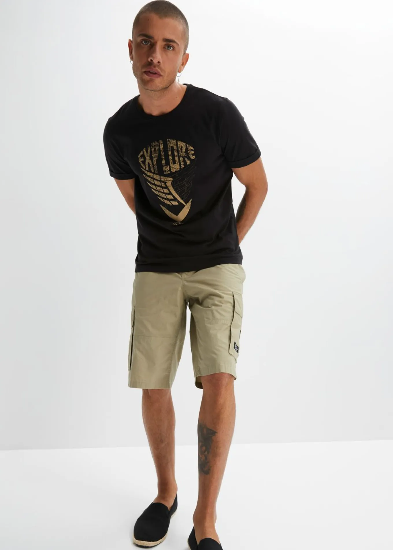 Bermudas cargo, con cintura elástica, corte regular