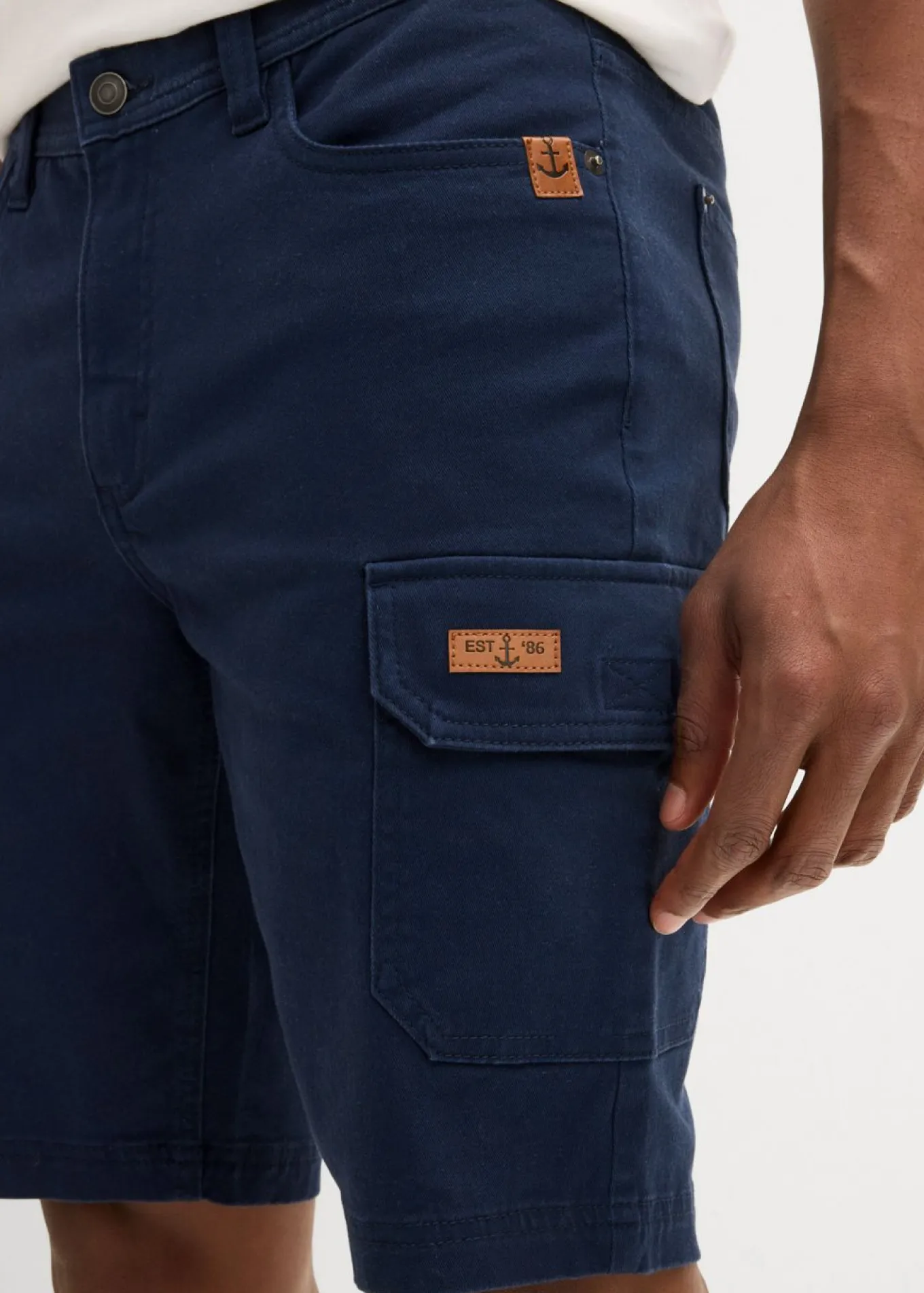 Bermudas elásticas con corte ajustado
