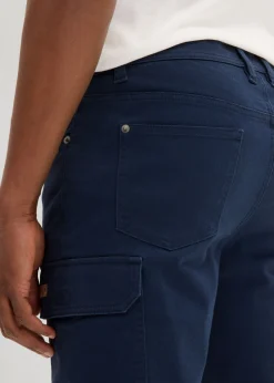Bermudas elásticas con corte ajustado
