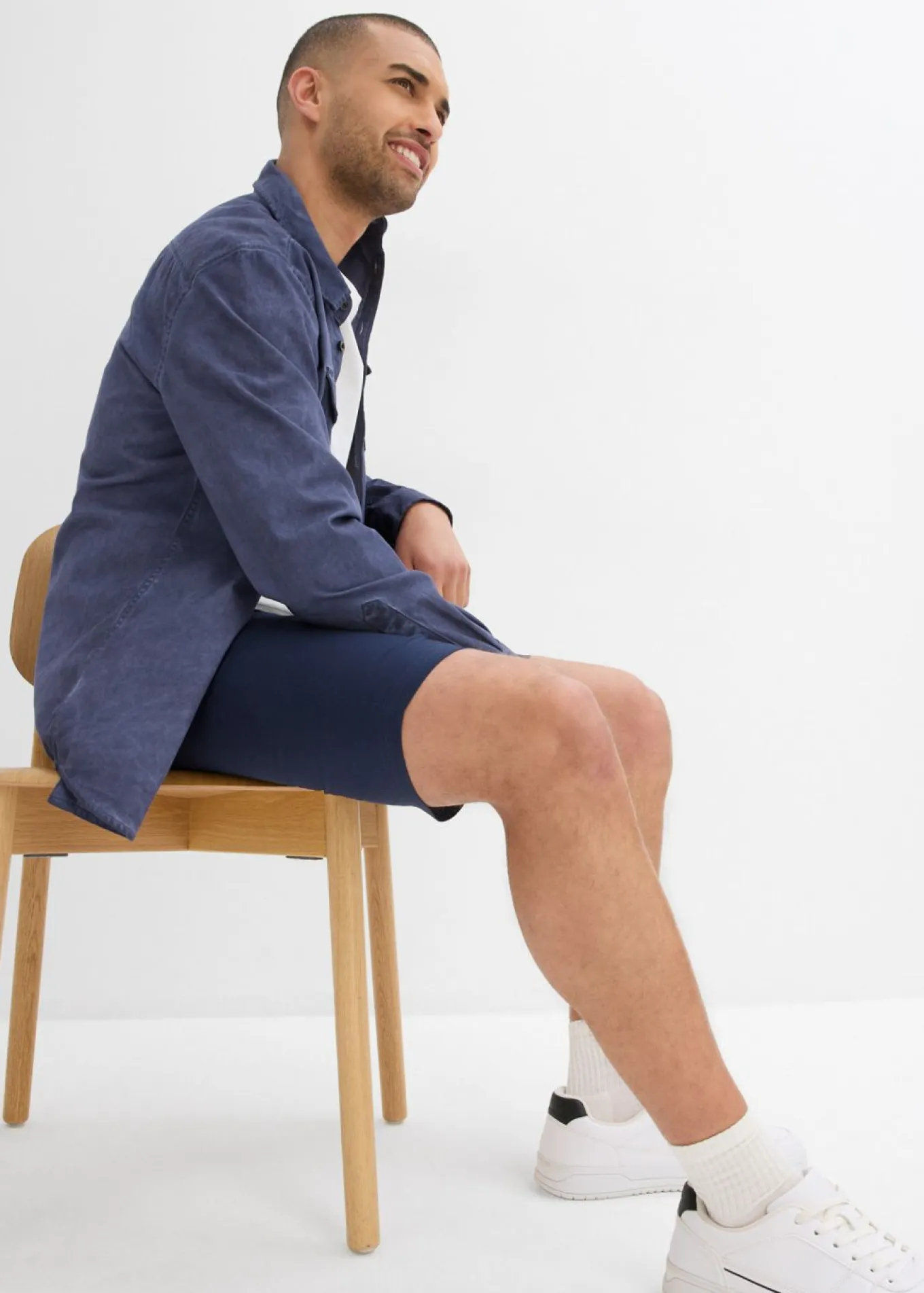 Bermudas elásticas tipo chino (2 unidades) con corte regular