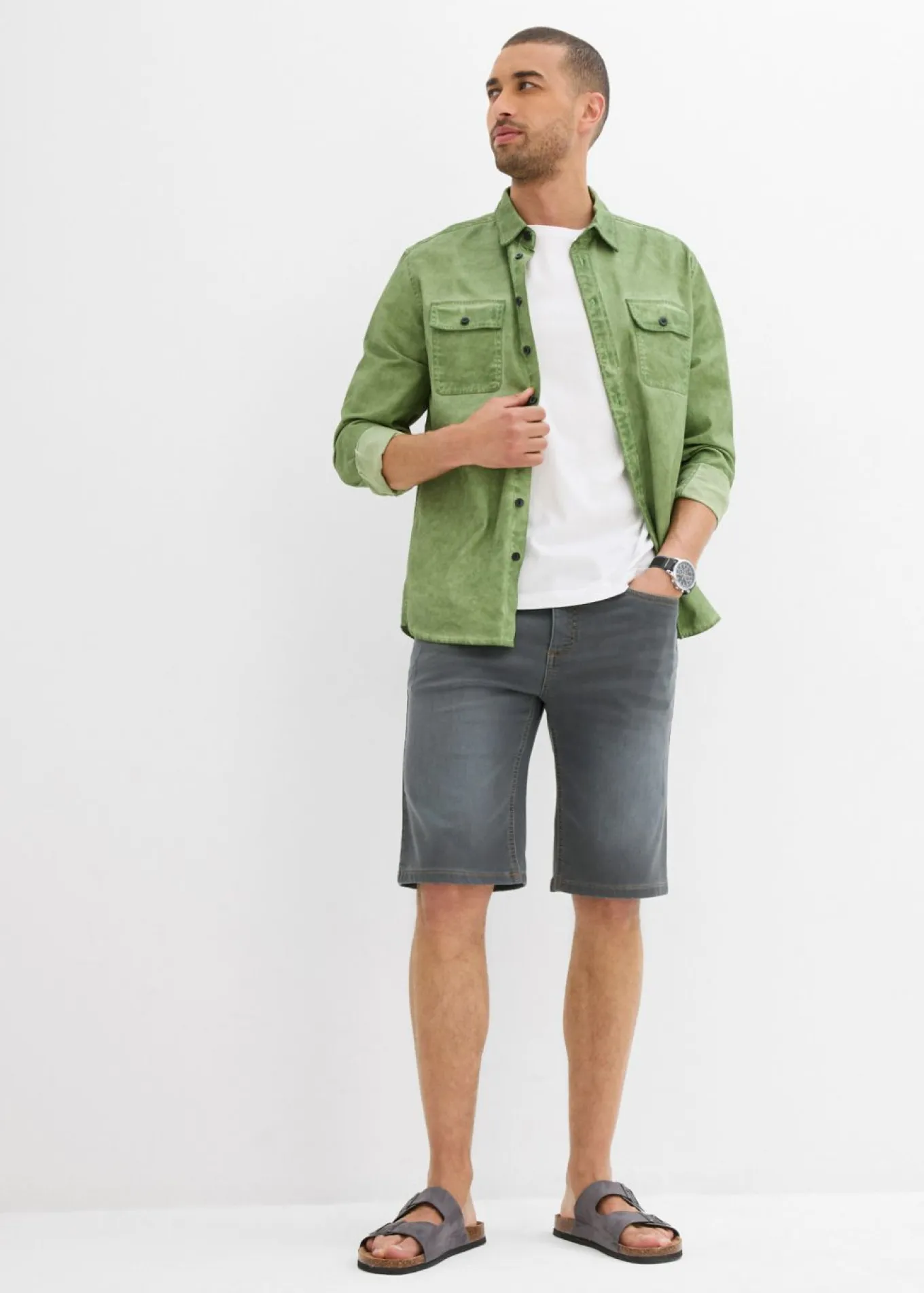 Bermudas vaqueras tipo chándal con corte holgado y regular