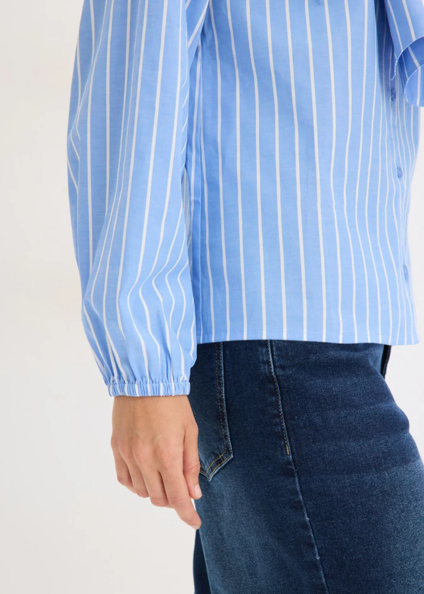 Blusa con lazo