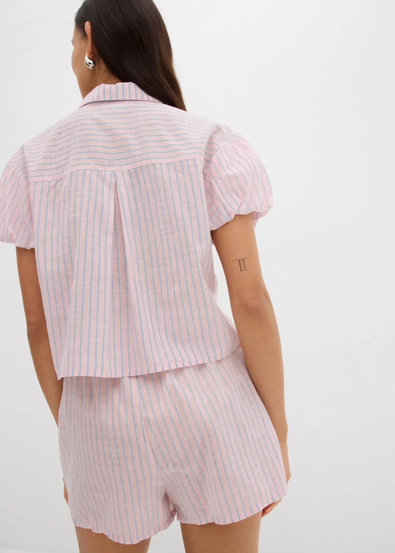 Blusa de manga corta de algodón puro