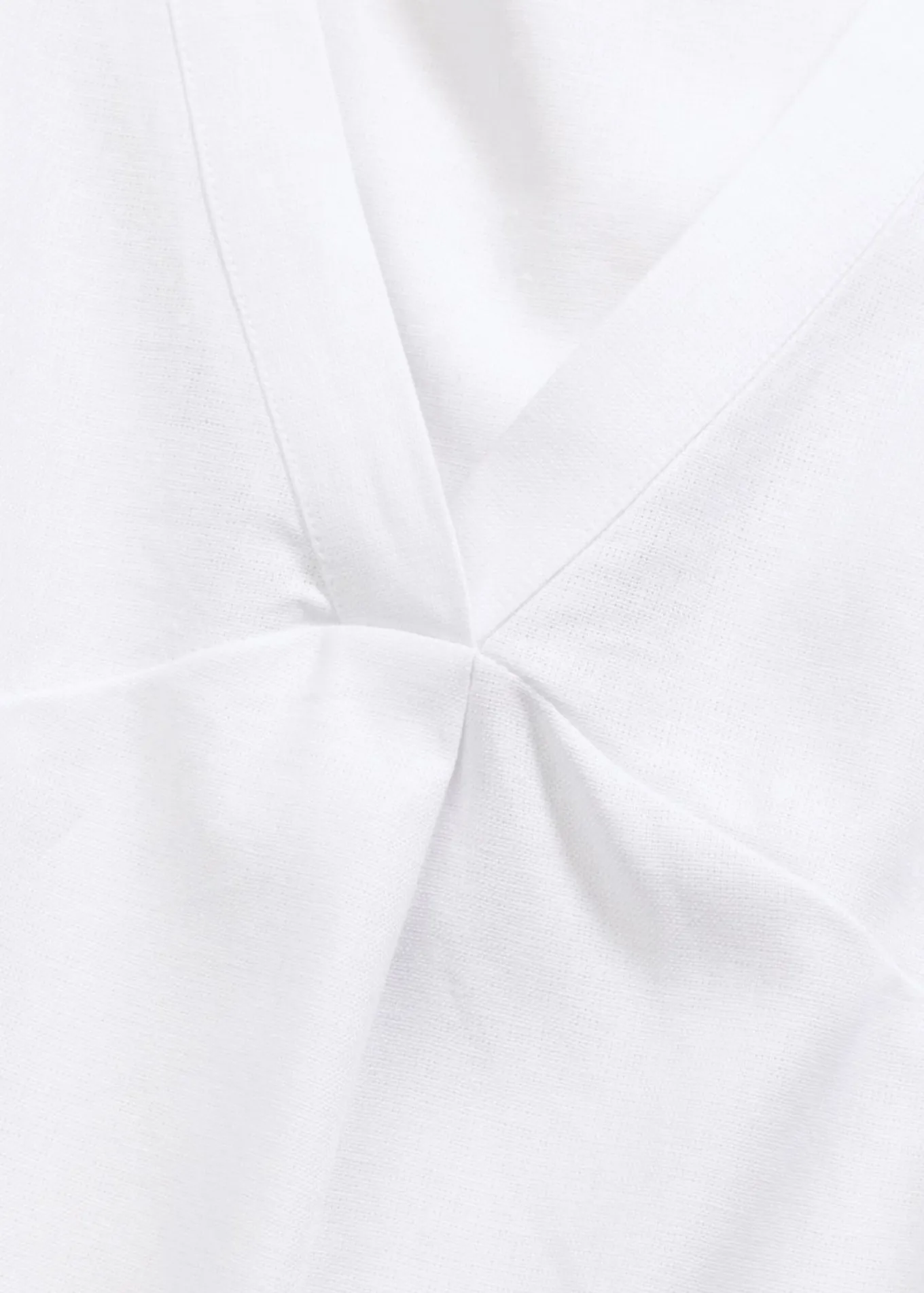 Blusa de mezcla de lino vaporoso