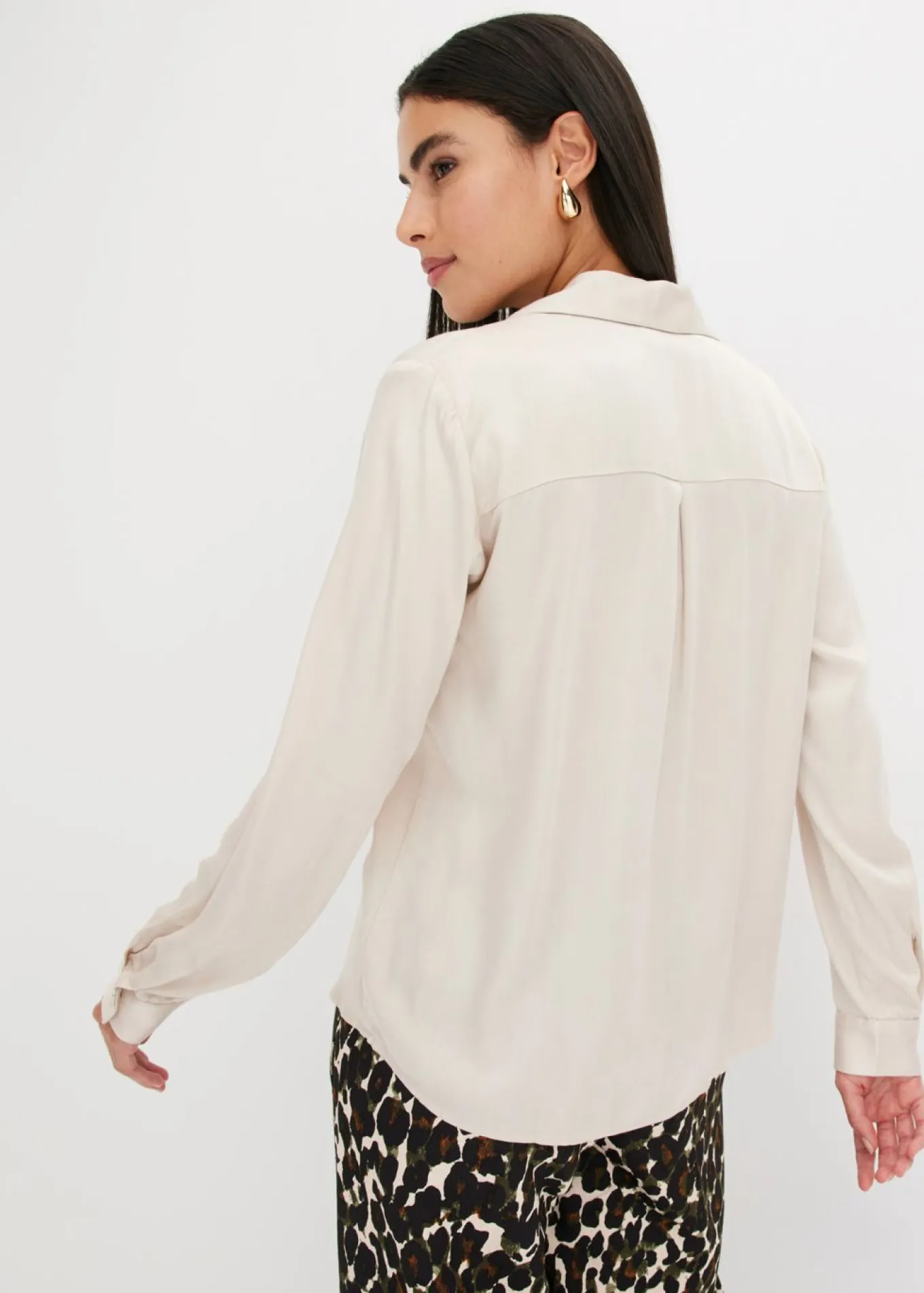 Blusa de satén fino
