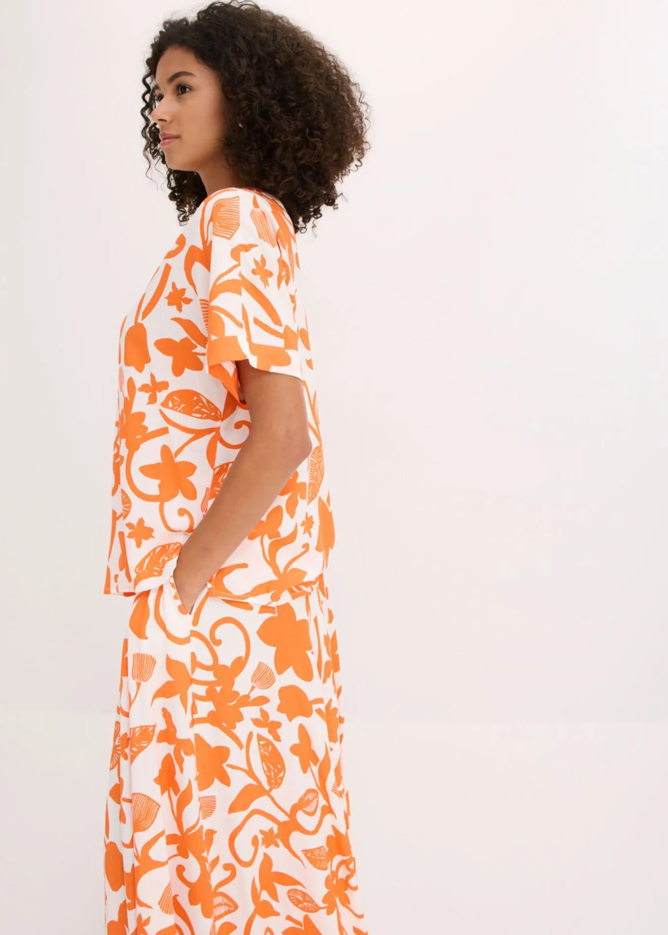 Blusa estampada tipo túnica de viscosa fluida