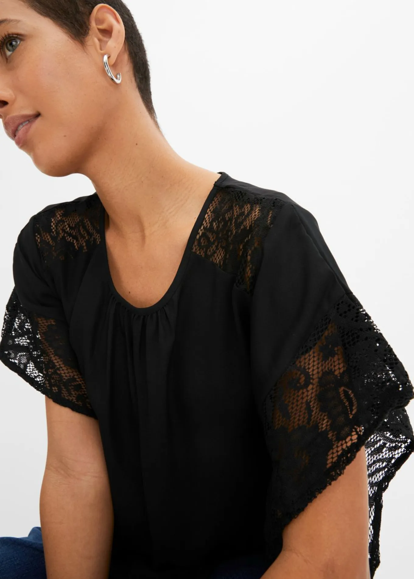 Blusa tipo túnica con aplicaciones