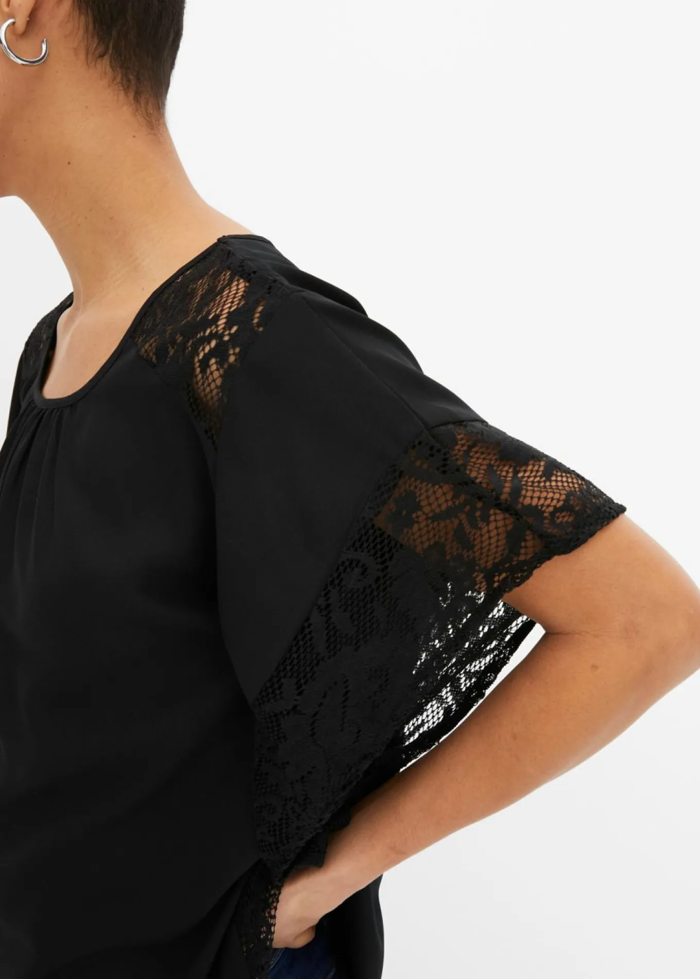 Blusa tipo túnica con aplicaciones