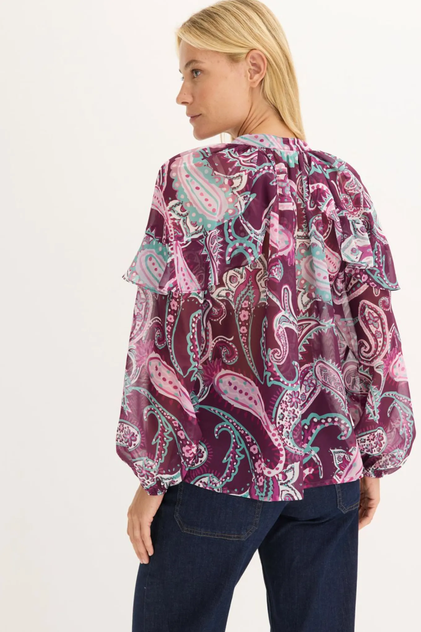 Blusa tipo túnica con volantes