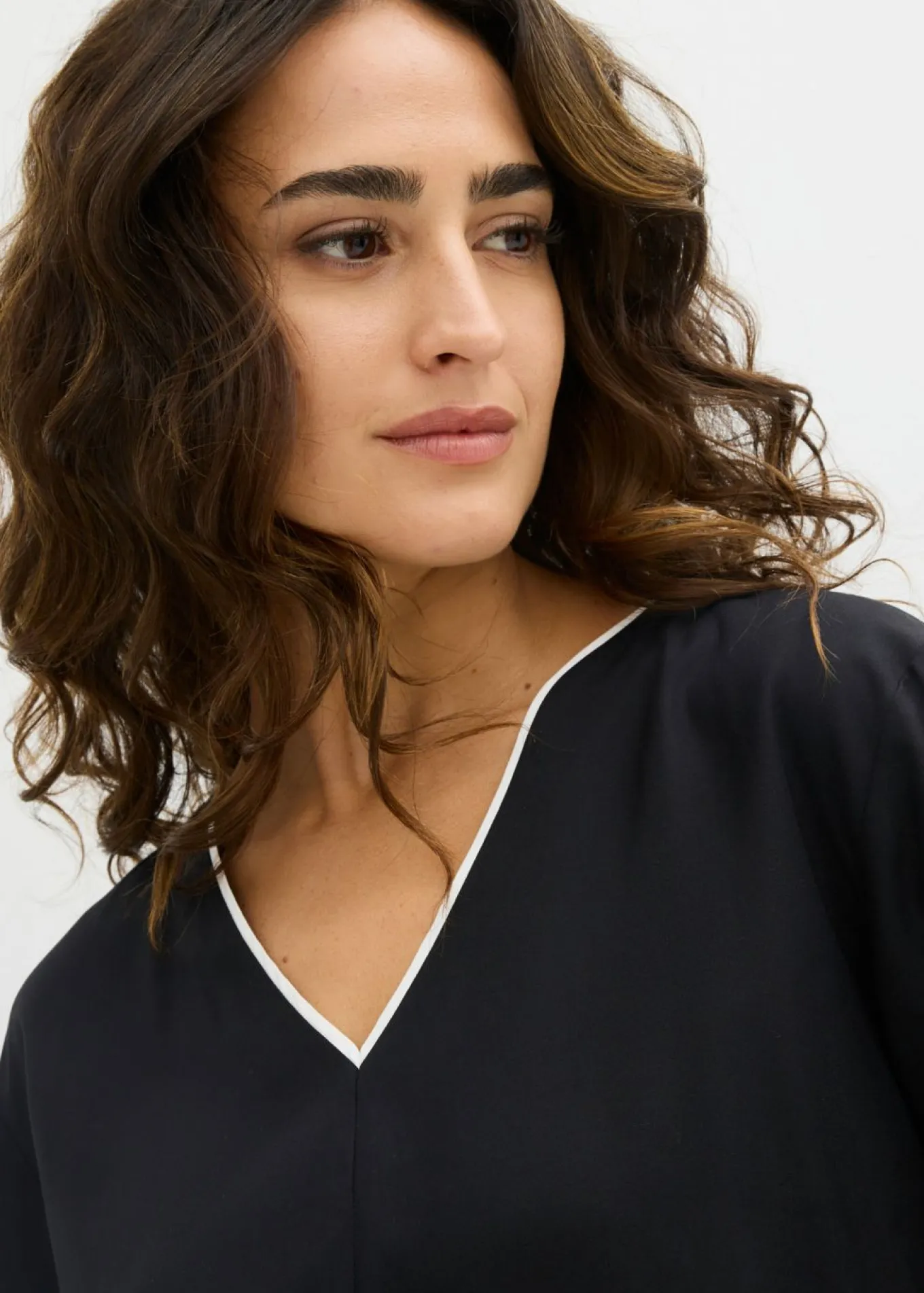 Blusa tipo túnica de viscosa fluida
