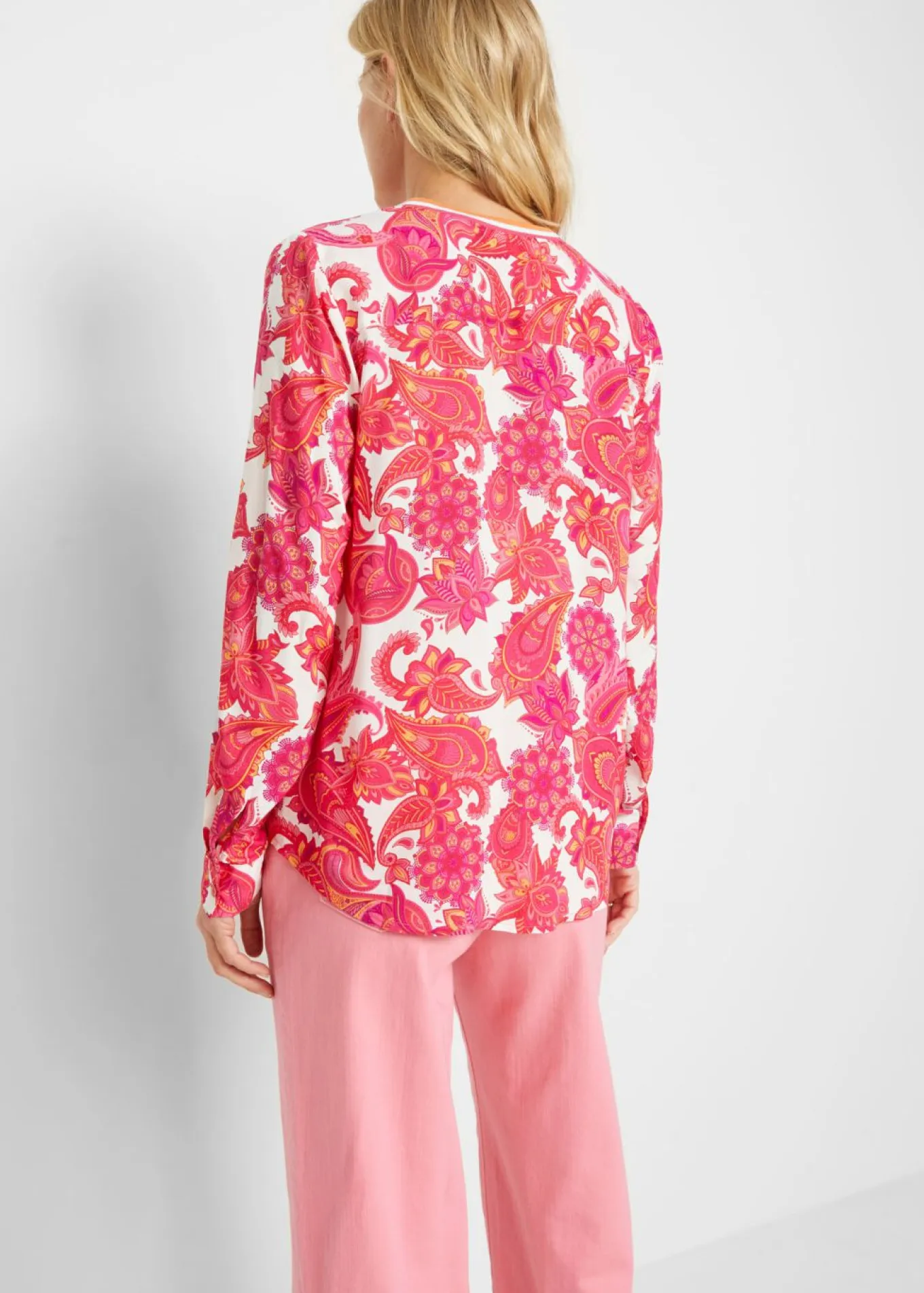 Blusa tipo túnica de viscosa fluida