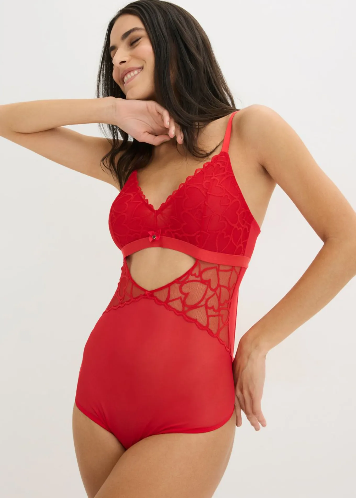 Body de tanga con encaje de corazones