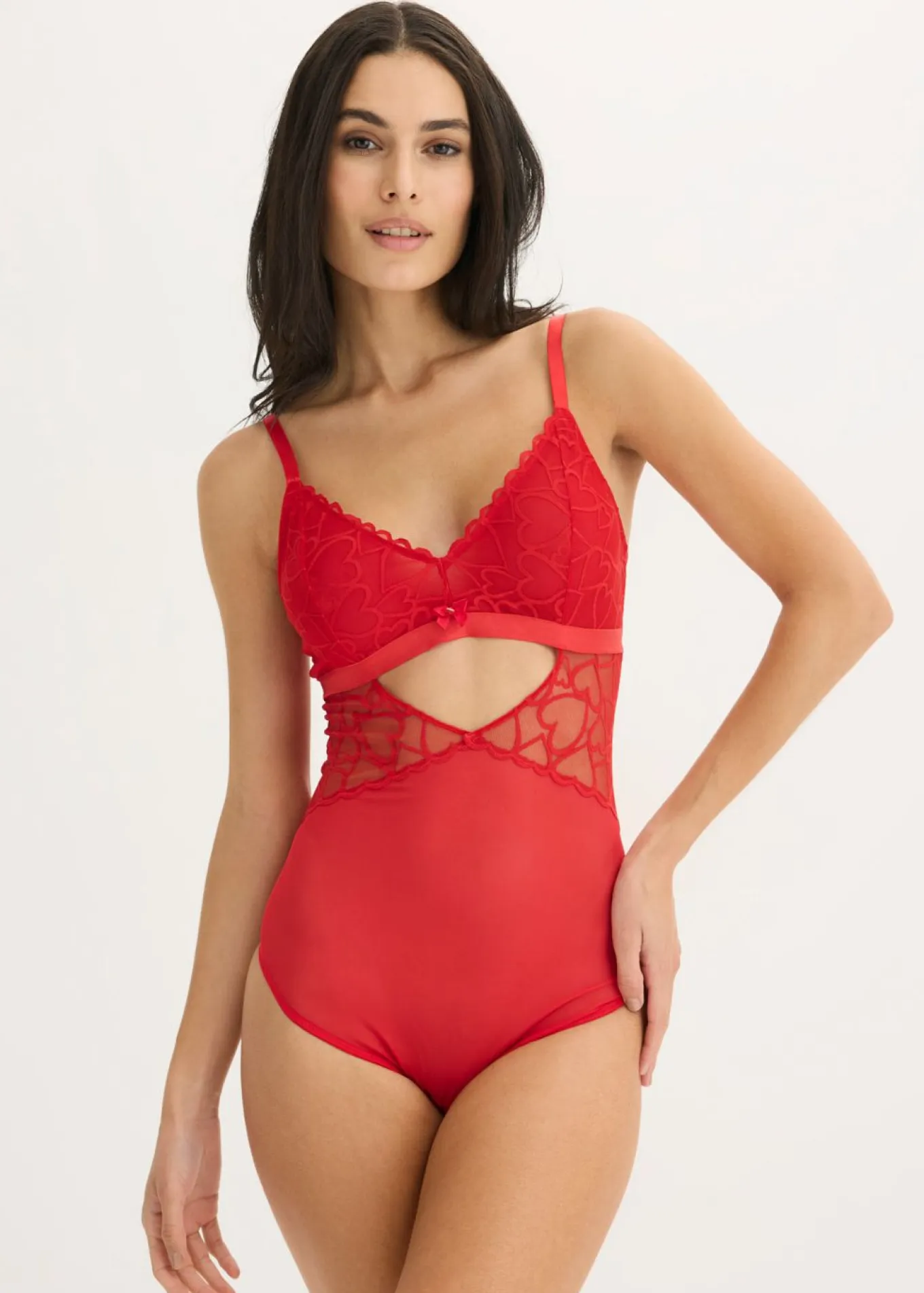 Body de tanga con encaje de corazones