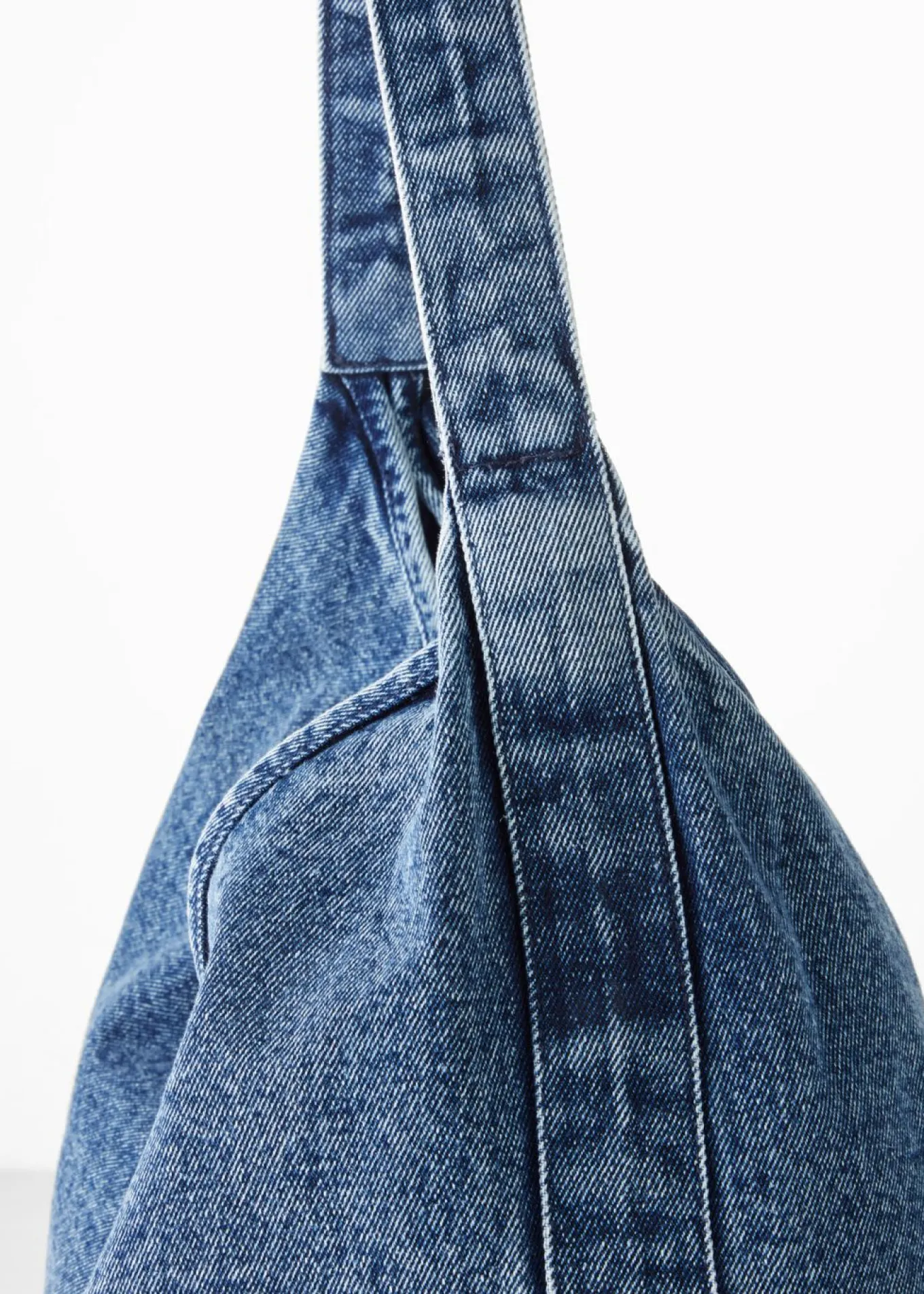 Bolso vaquero tipo shopper