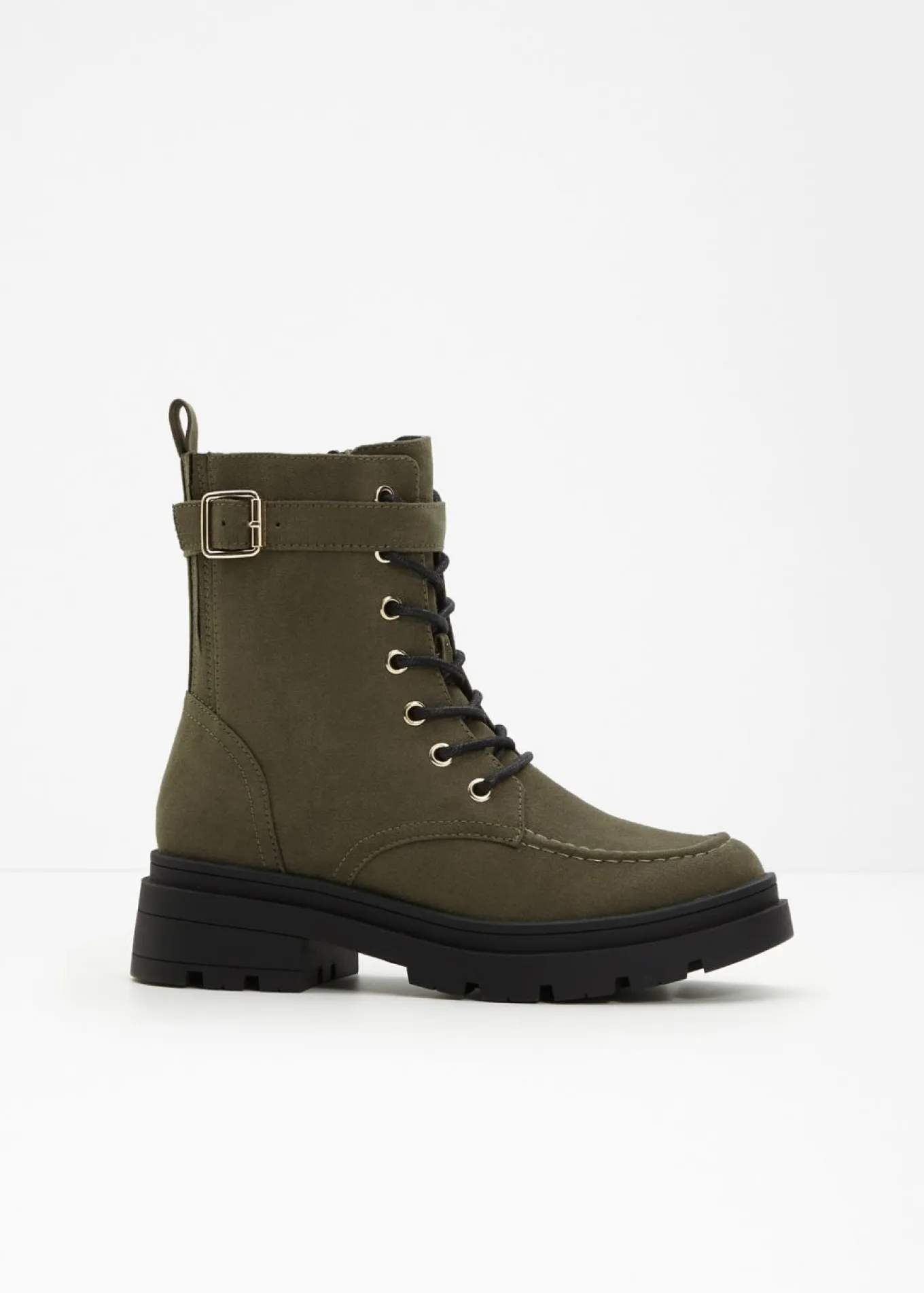 Botas con cordones y hebilla