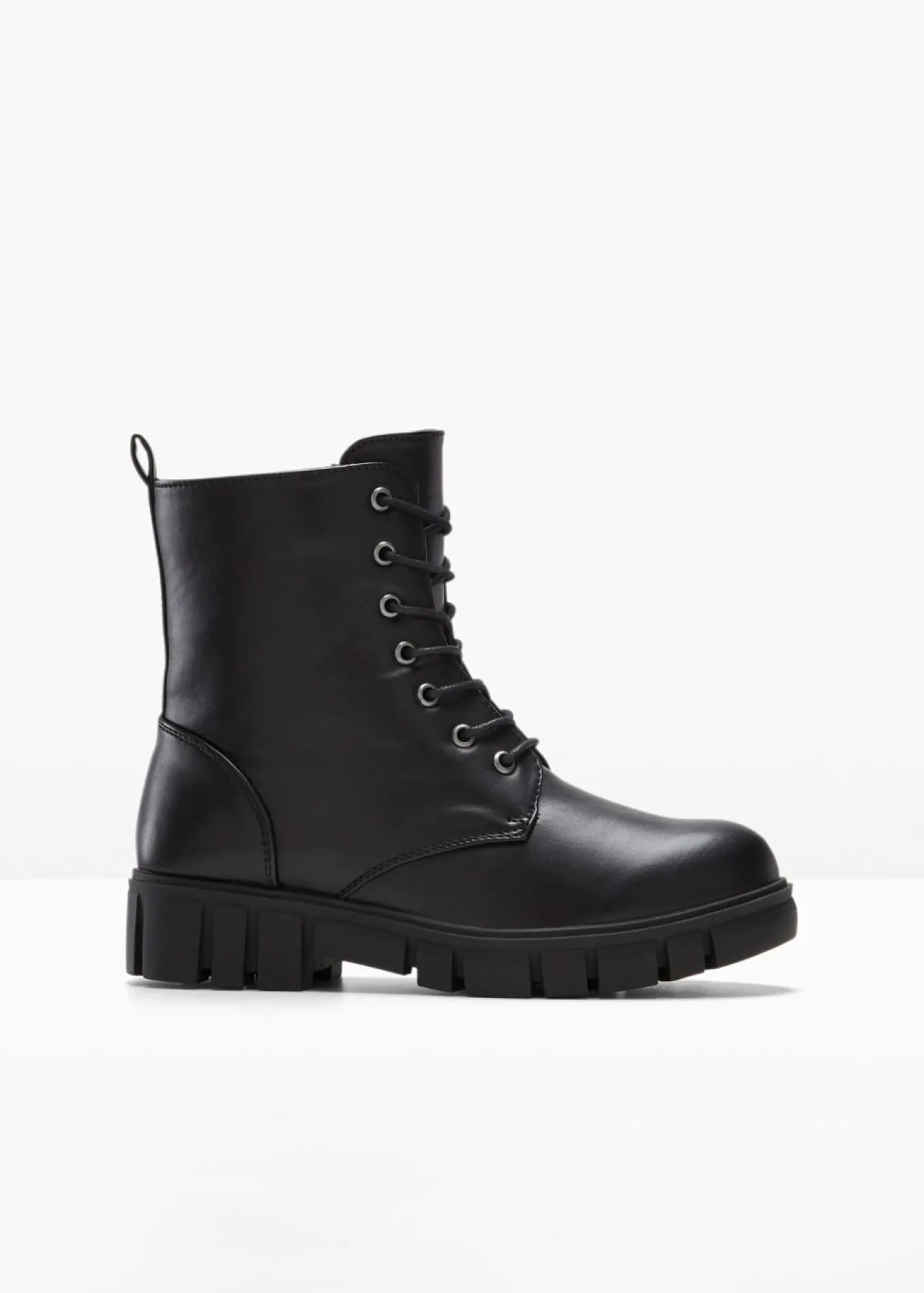Botas con cordones y suela perfilada