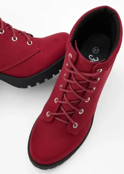 Botas con cordones y tacón ancho