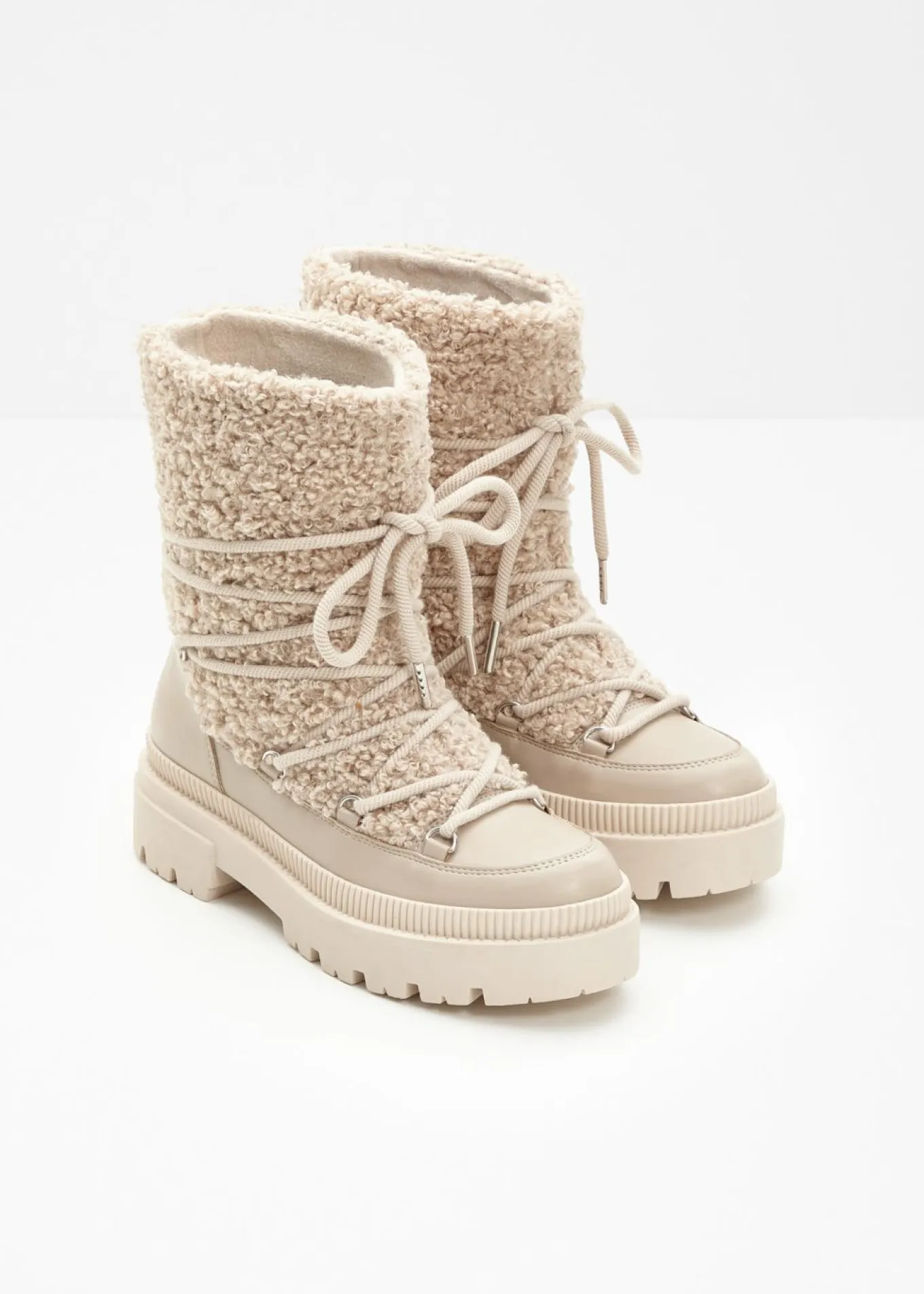 Botas forradas con cordones