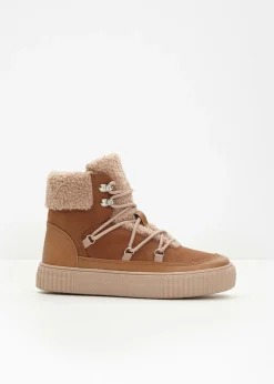 Botas forradas con cordones
