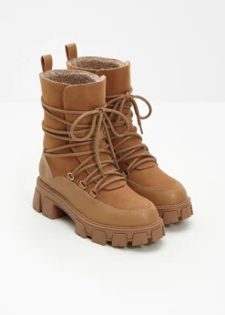 Botas forradas con cordones