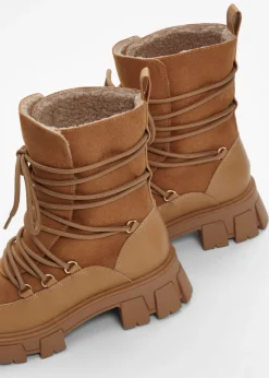 Botas forradas con cordones