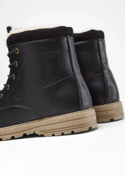 Botas forradas con cordones