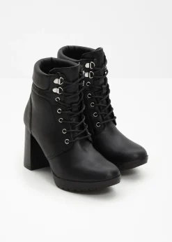 Botines con cordones y tacón alto