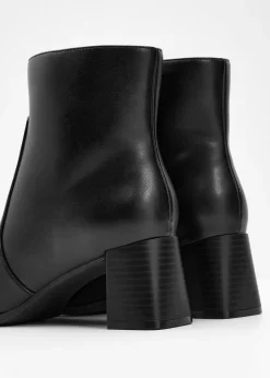 Botines con tacón grueso