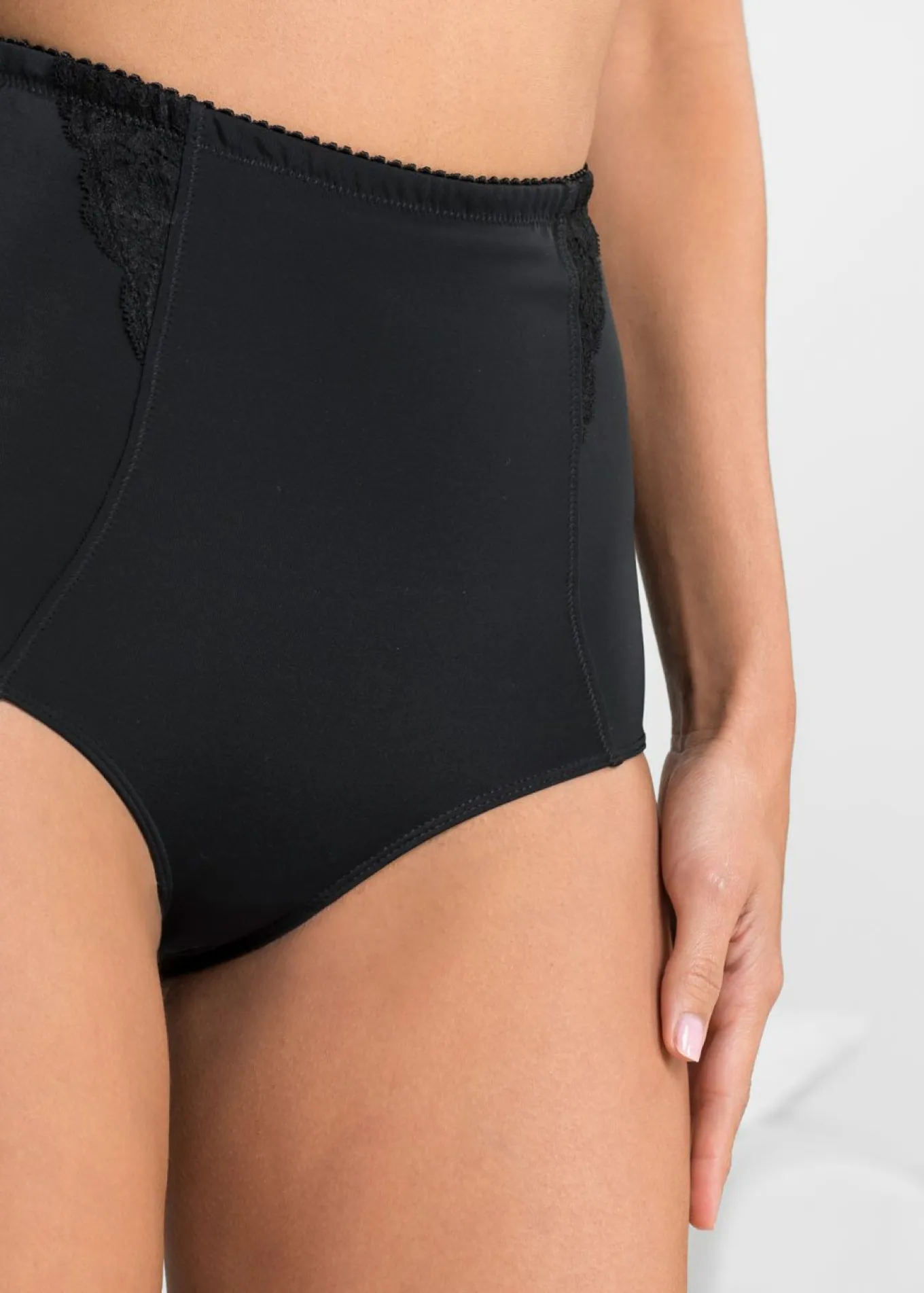 Braguita moldeadora con efecto moldeador medio
