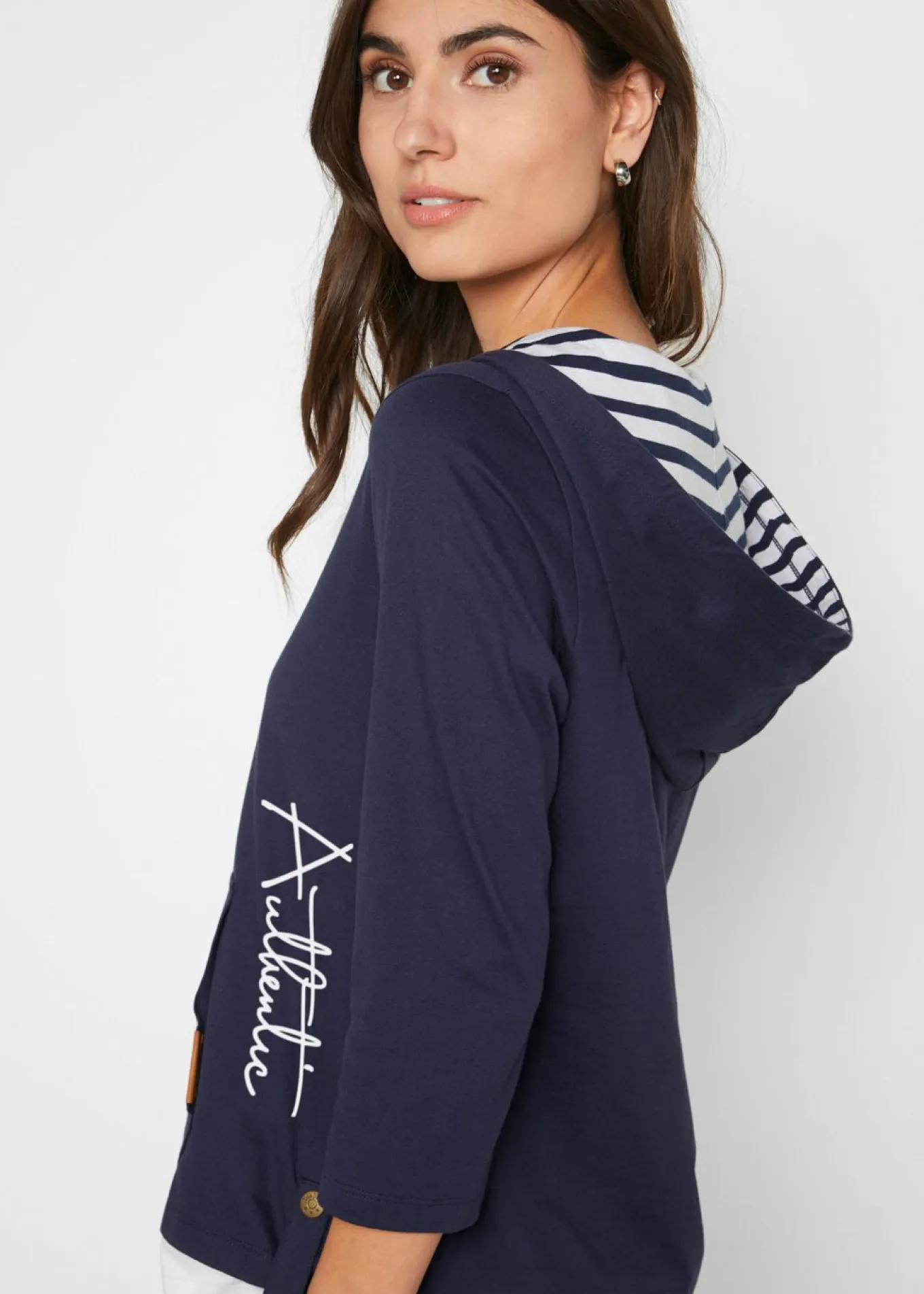 Camiseta con capucha de algodón puro con mangas 3/4
