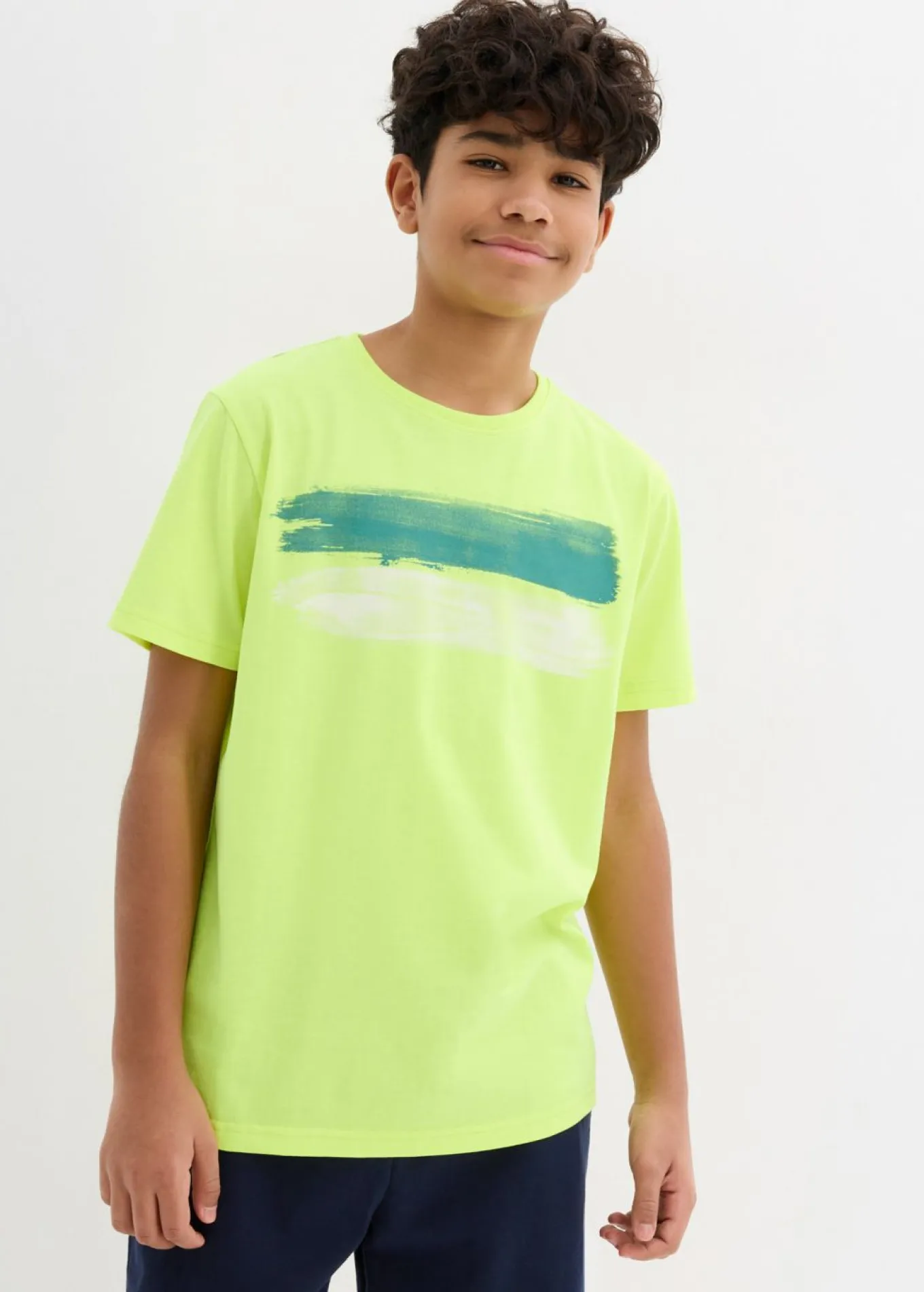 Camiseta con colores de moda