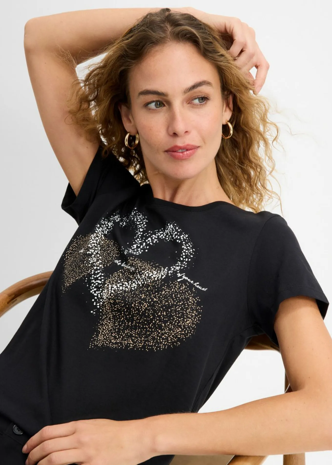 Camiseta con estampado de corazón de algodón orgánico