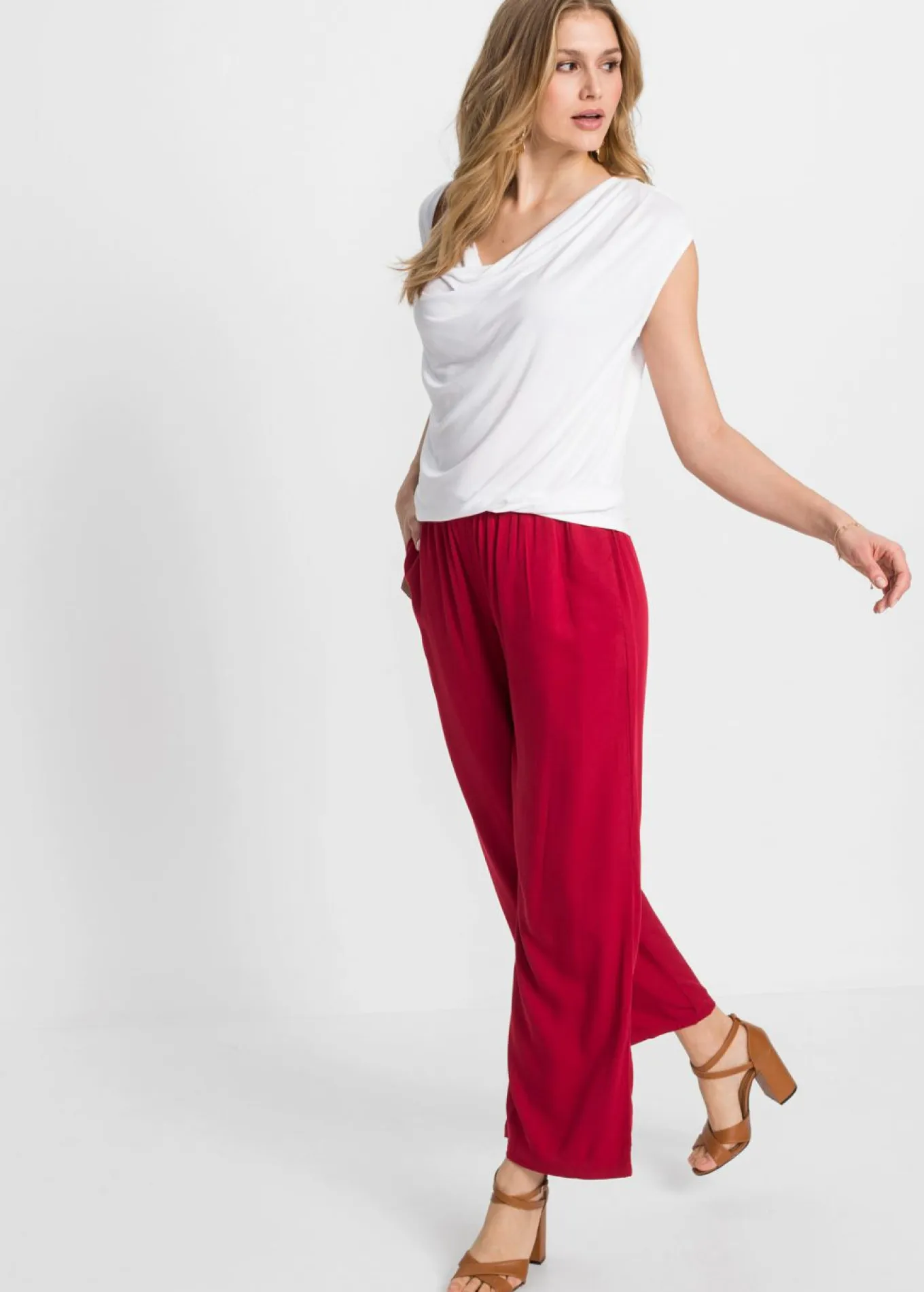 Camiseta de mezcla de viscosa con escote en cascada