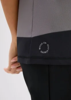 Camiseta deportiva con aspecto estructurado