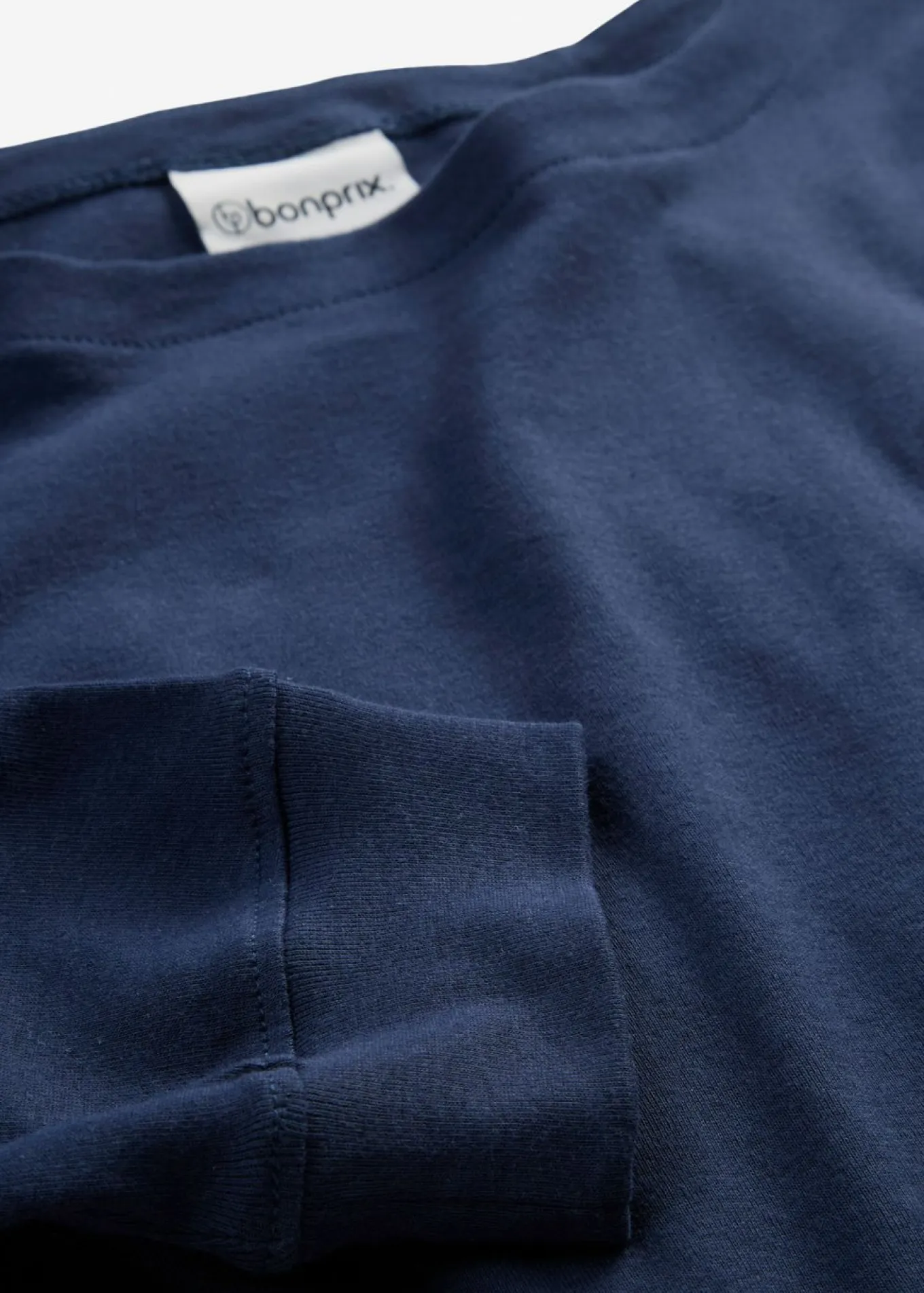 Camiseta elástica con escote en forma de U
