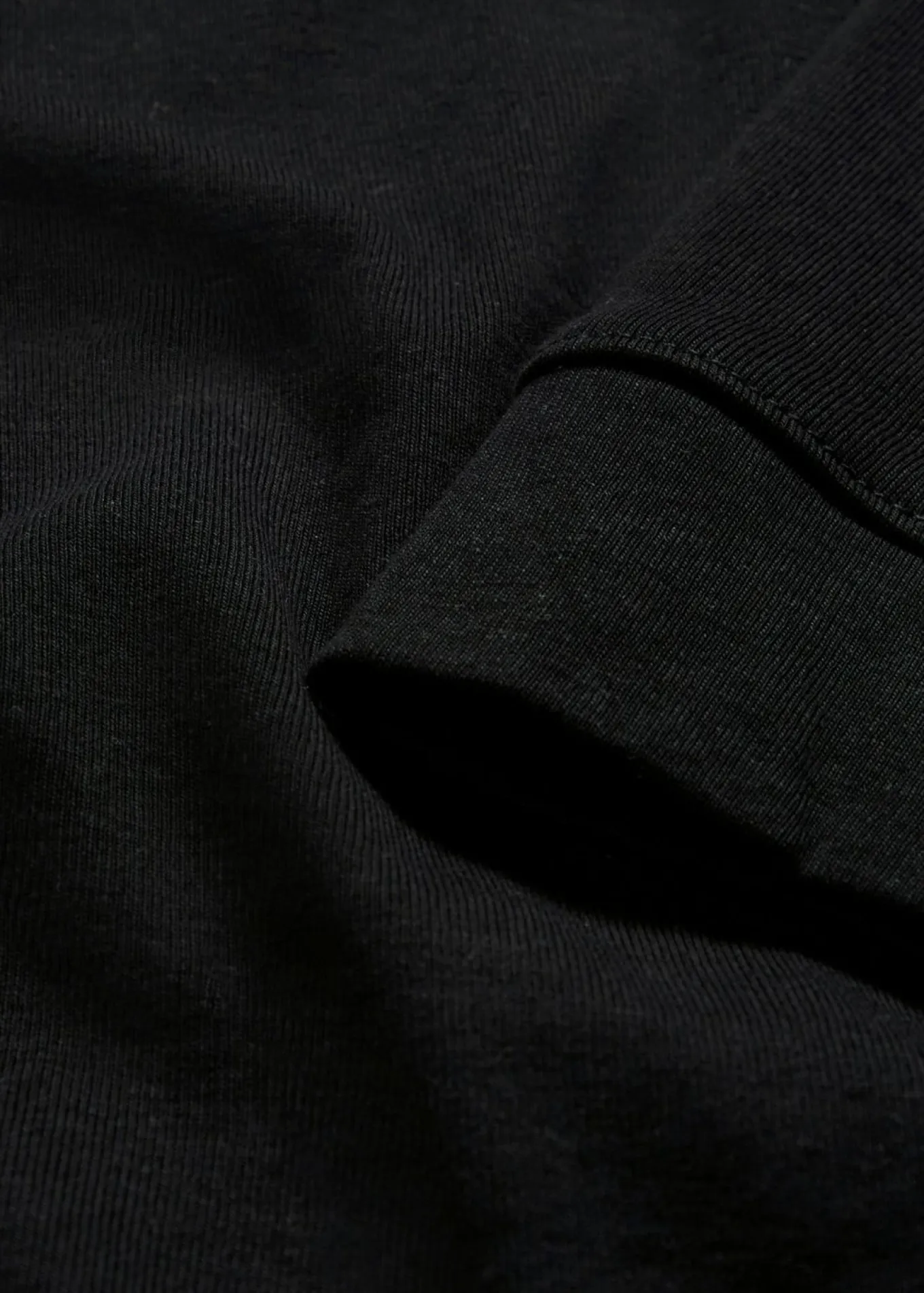 Camiseta elástica con escote en forma de U