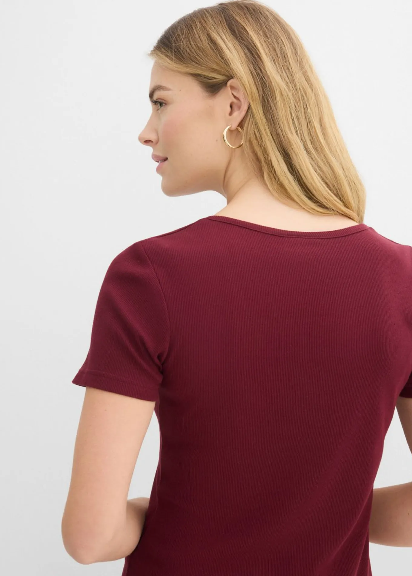 Camiseta henley con algodón orgánico puro