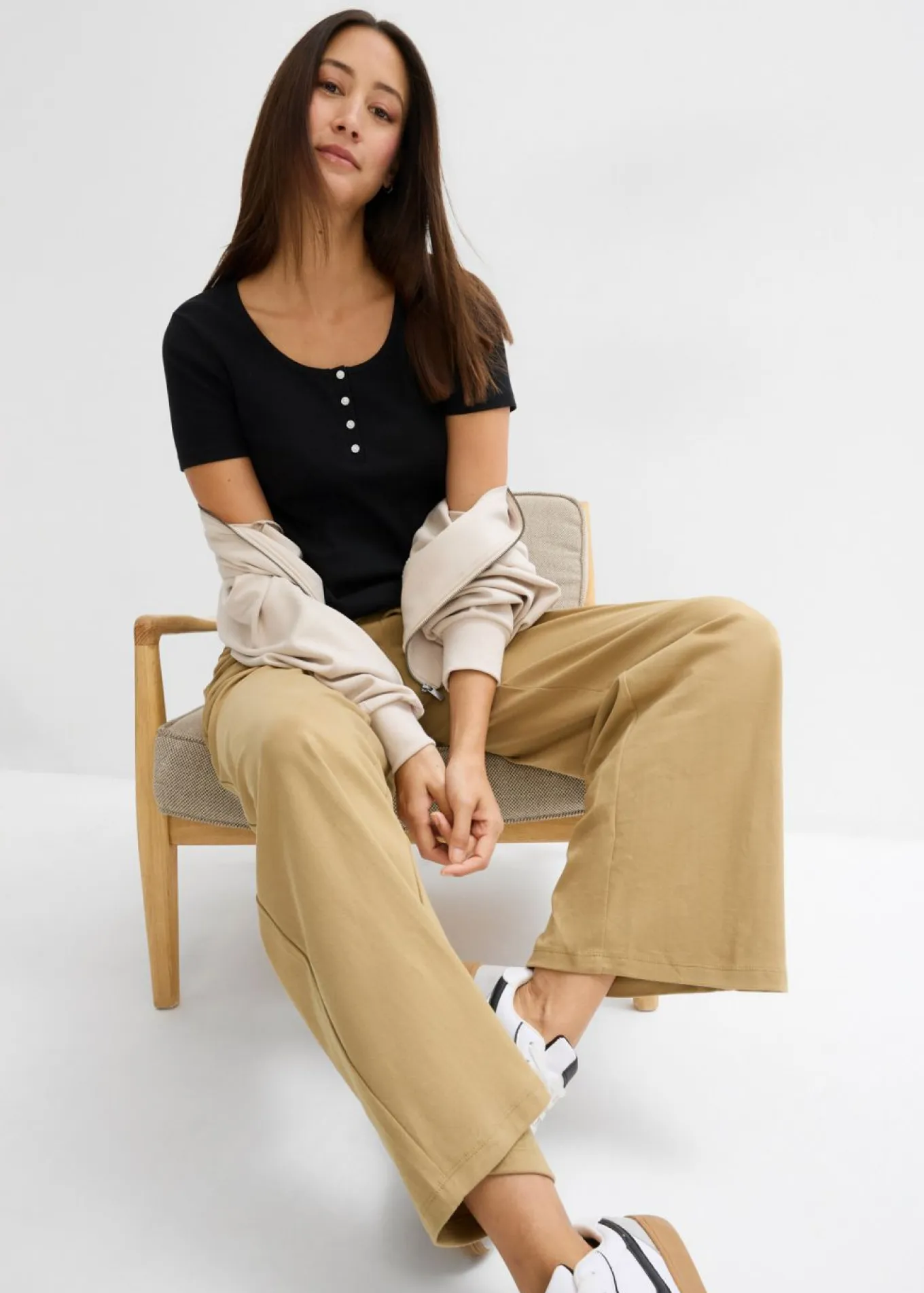 Camiseta henley con algodón orgánico puro