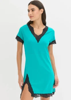 Camisón corto con un encaje delicado