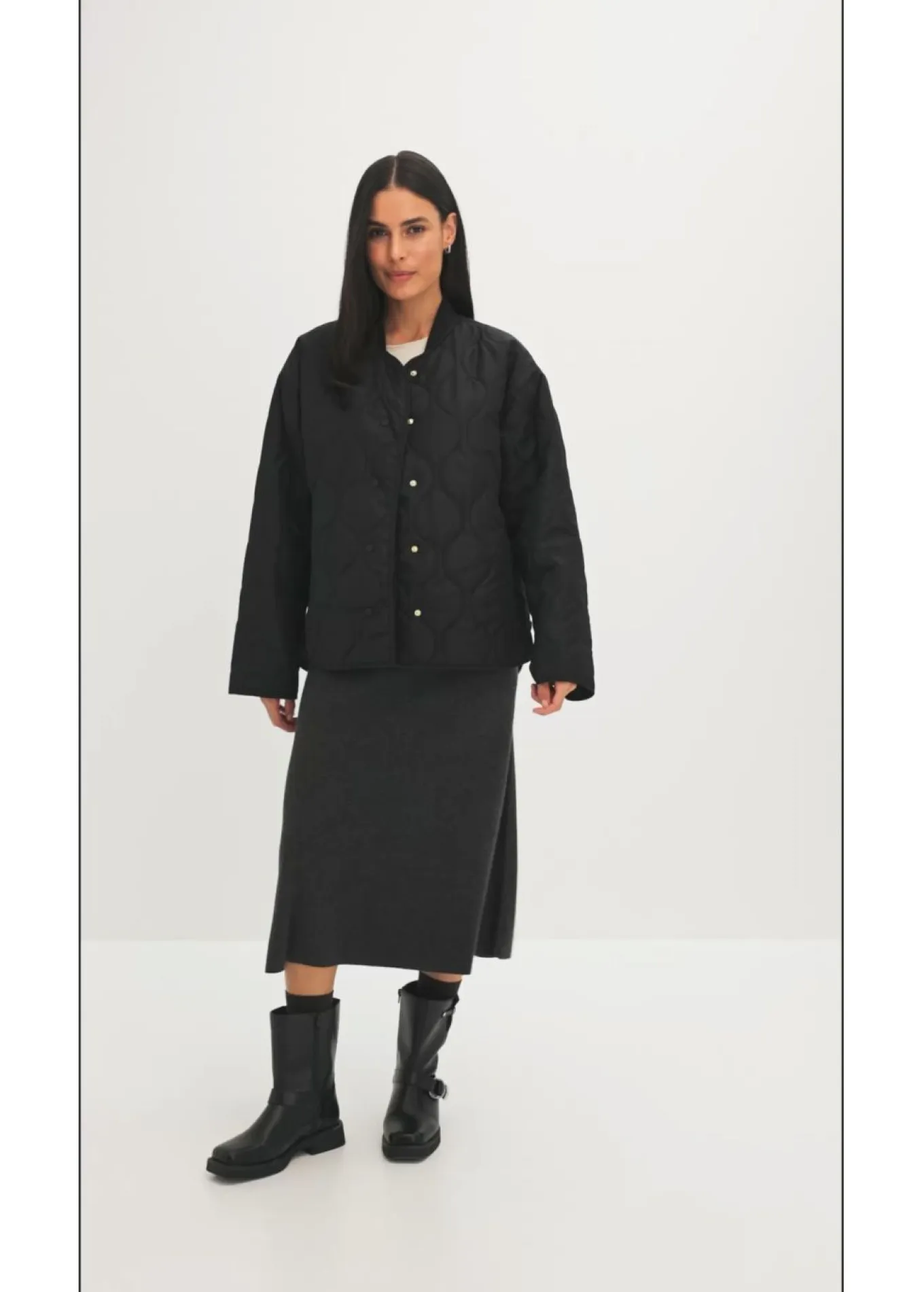 Chaqueta acolchada ultraligera con corte holgado