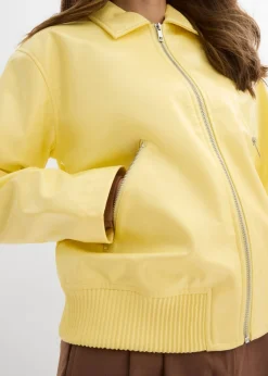 Chaqueta corta de piel sintética
