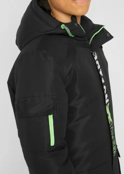 Chaqueta de invierno con detalles deportivos y capucha