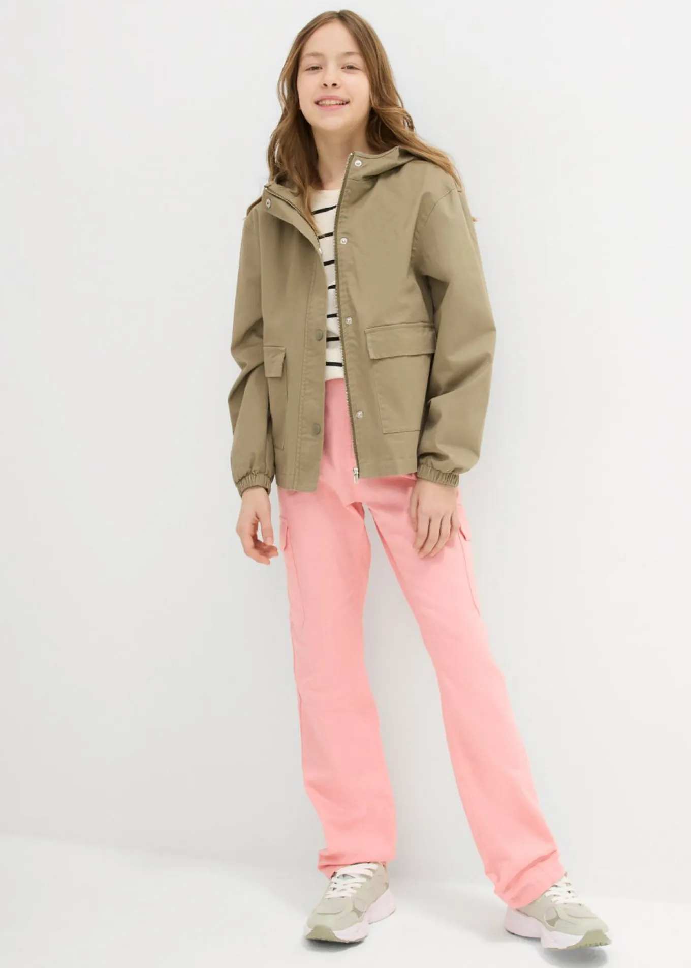 Chaqueta de sarga con bolsillos y capucha