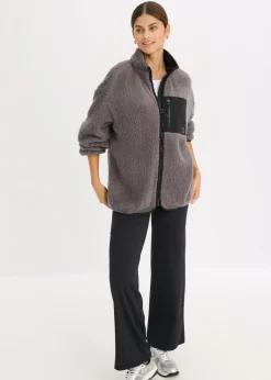 Chaqueta deportiva funcional con corte holgado