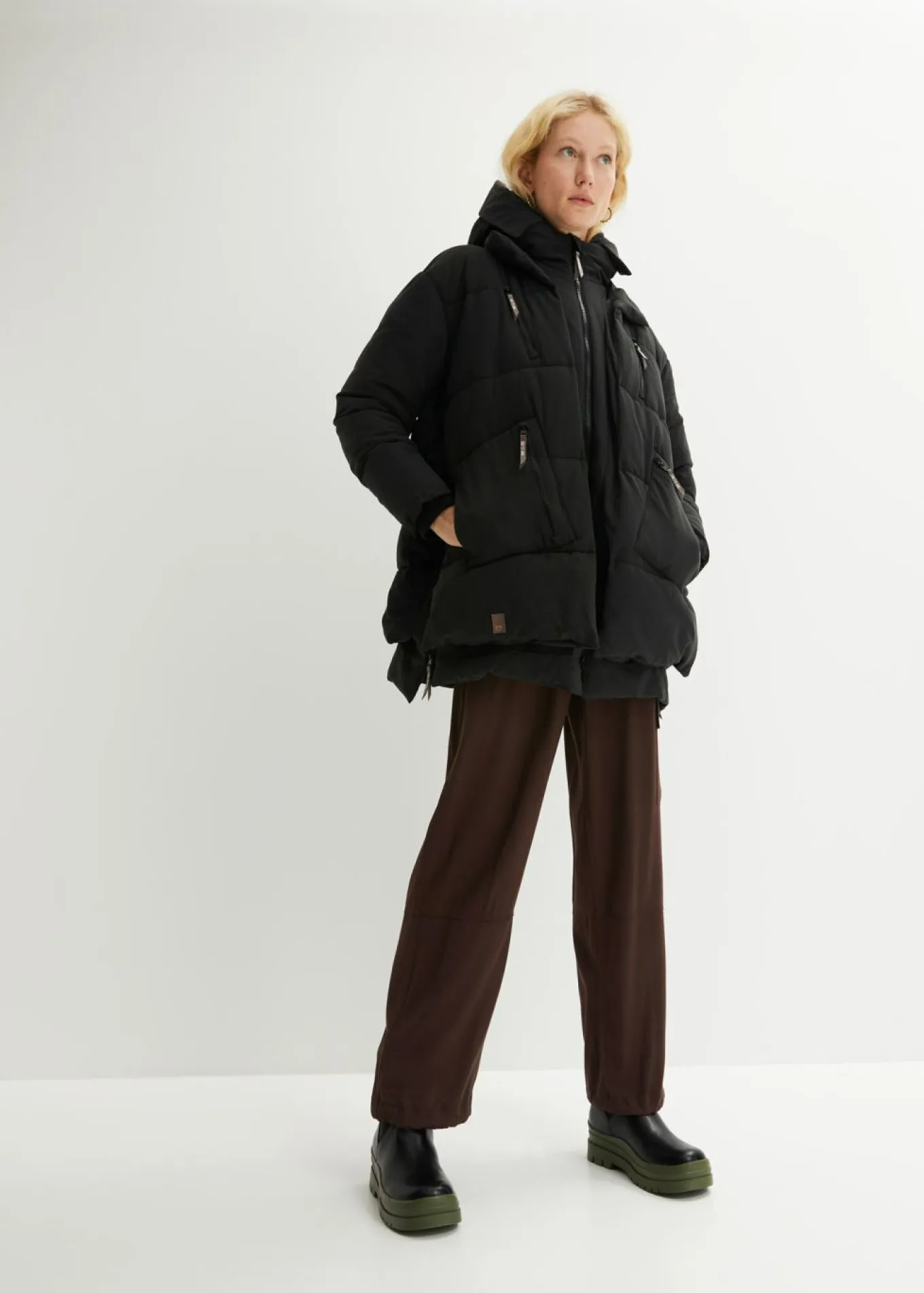 Chaqueta oversize de invierno con capucha