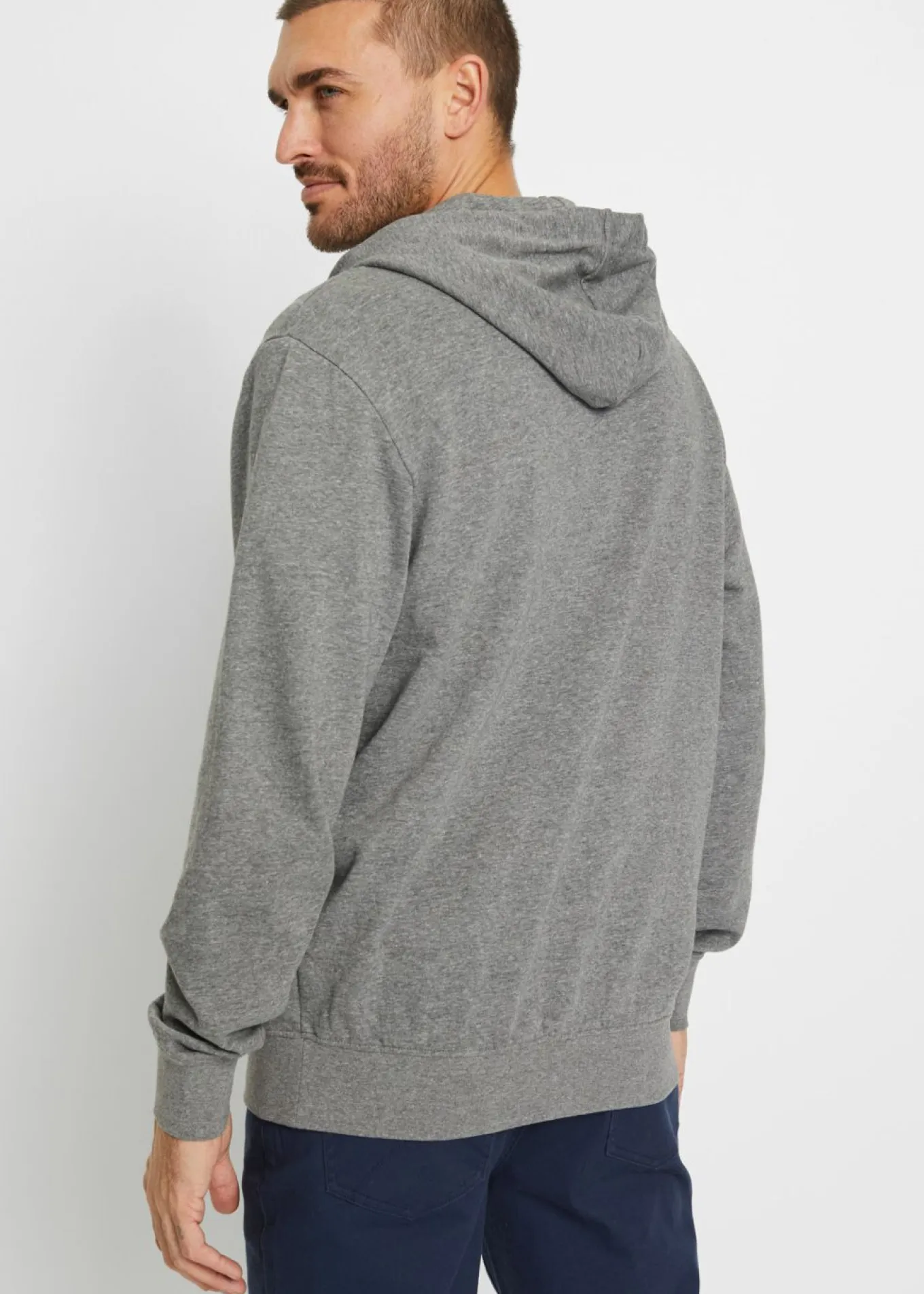 Chaqueta tipo sudadera con capucha y corte cómodo