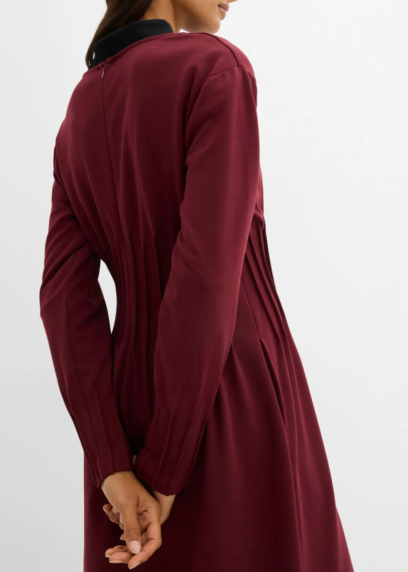 Cómodo vestido de mezcla de viscosa con pinzas decorativas
