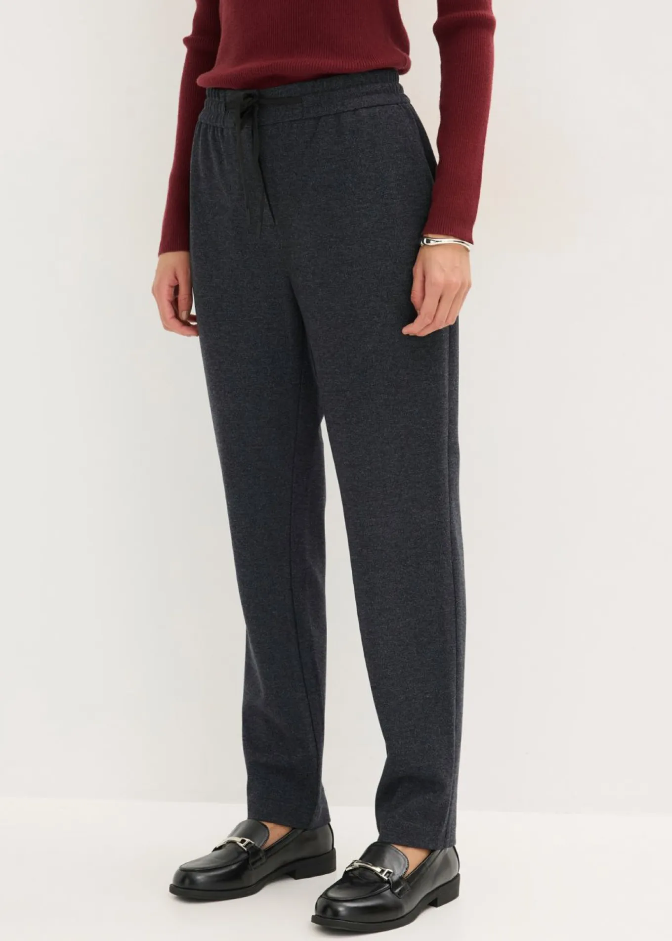 Elegante pantalón elástico